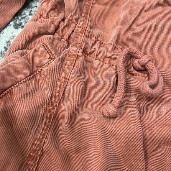 Size small - Picture 2 of 3